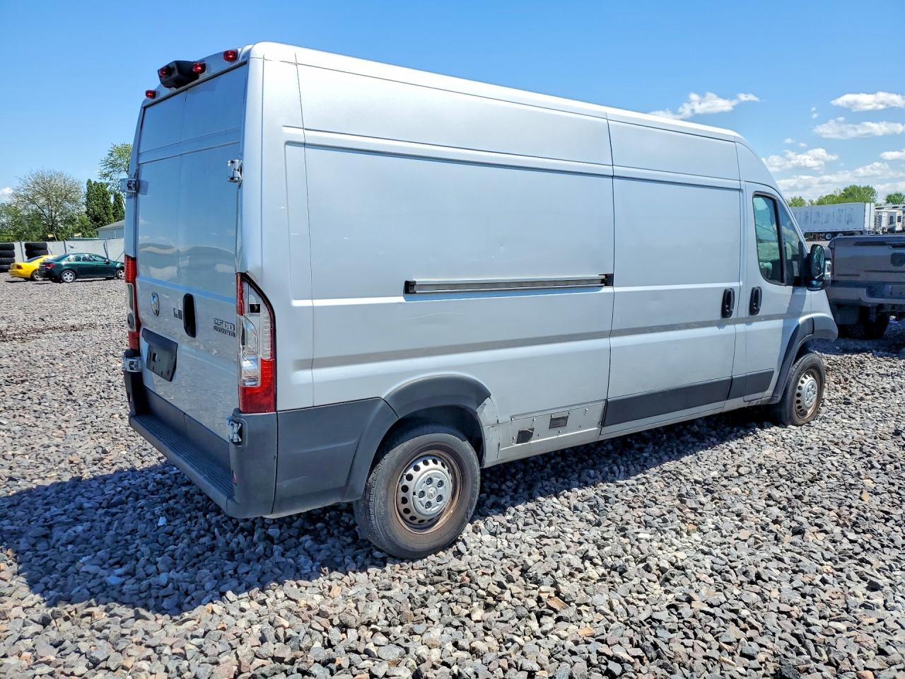 2024 RAM Promaster 2500 — VIN 3C6LRVDG4RE119575 — photo 3